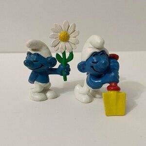 Smurfs Holding Flower and Lazy Digger Smurf Toys Figures